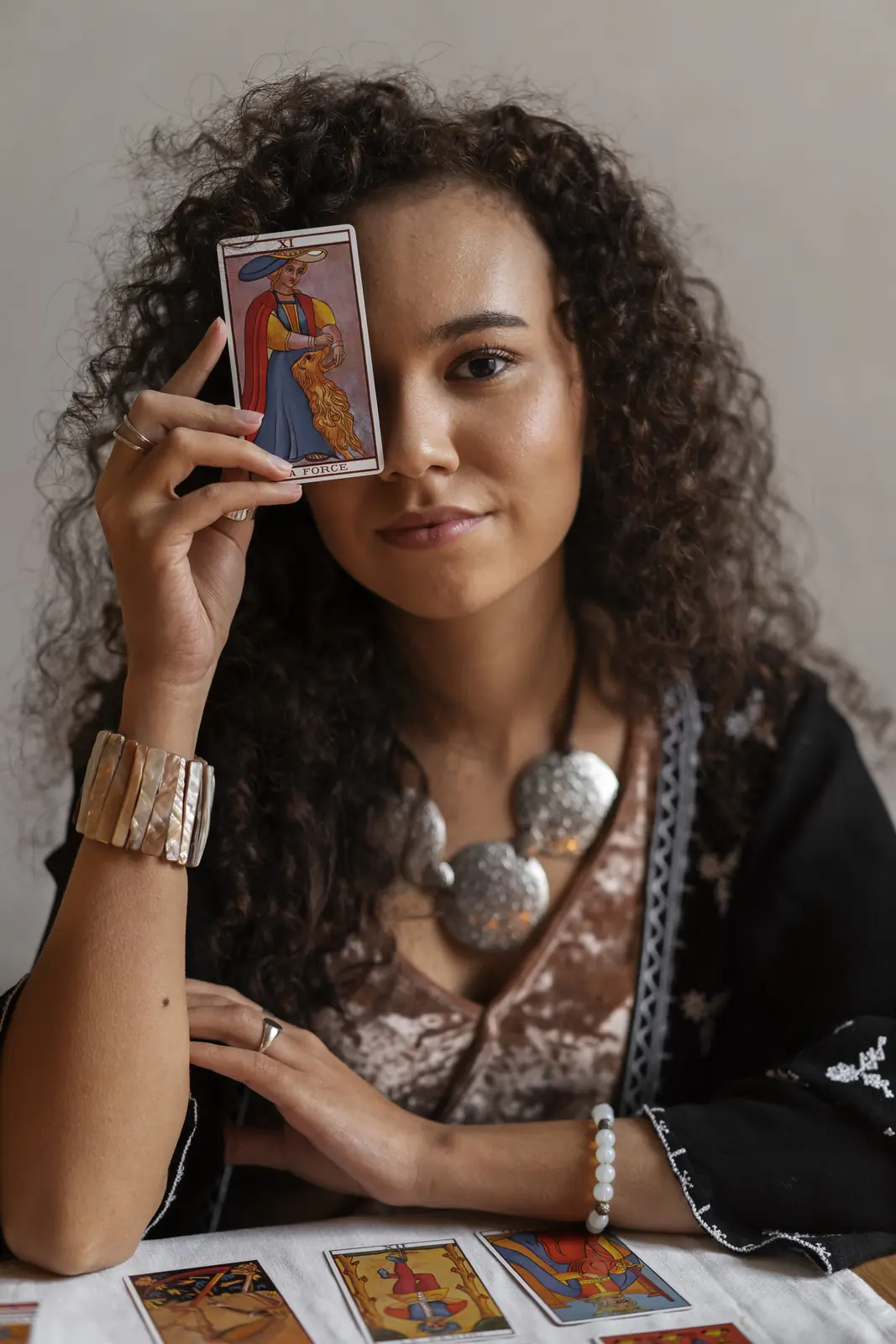 Preparación de una consulta de tarot con cartas